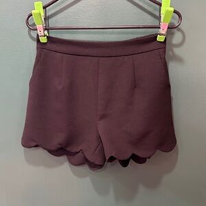 Women’s Black Scallop Hem Shorts